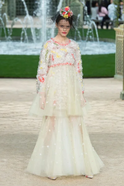 Look 60